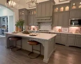 угловая кухня с островом Миранда